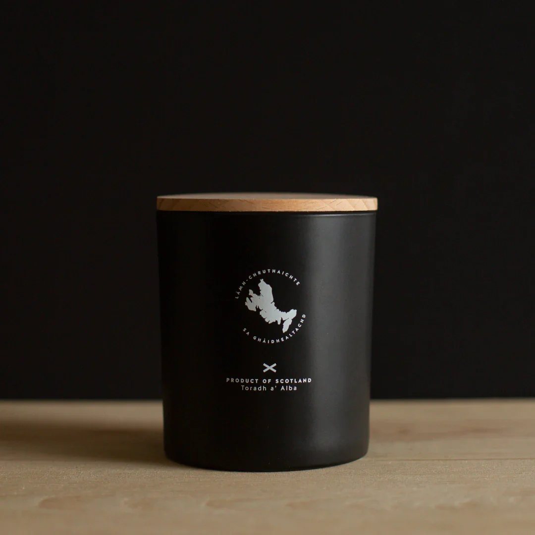 216032 3 vonna svicka sandalwood patchouli doba horeni 45 hodin isle of skye candle company