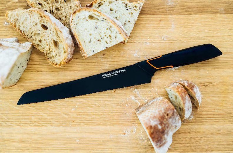 Brotmesser EDGE 23 cm, Fiskars