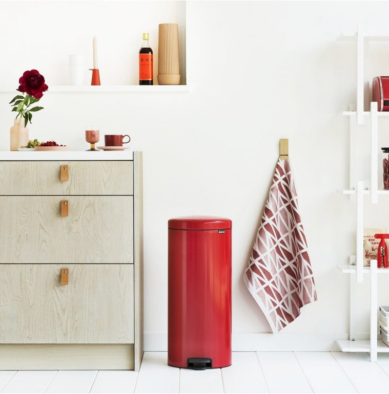 Treteimer NEWICON 30 l, rot glänzend, Brabantia