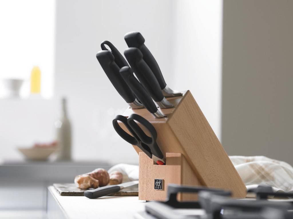 Messerblock Set FOUR STAR, 7-teilig, mit Wetzstahl und Schere, Zwilling