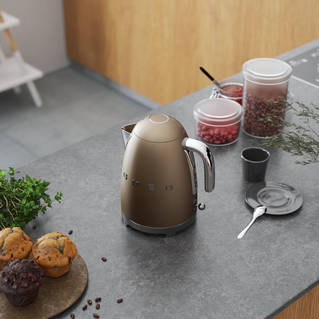 Wasserkocher KLF03CHMEU 1,7 l, mattgold, Smeg