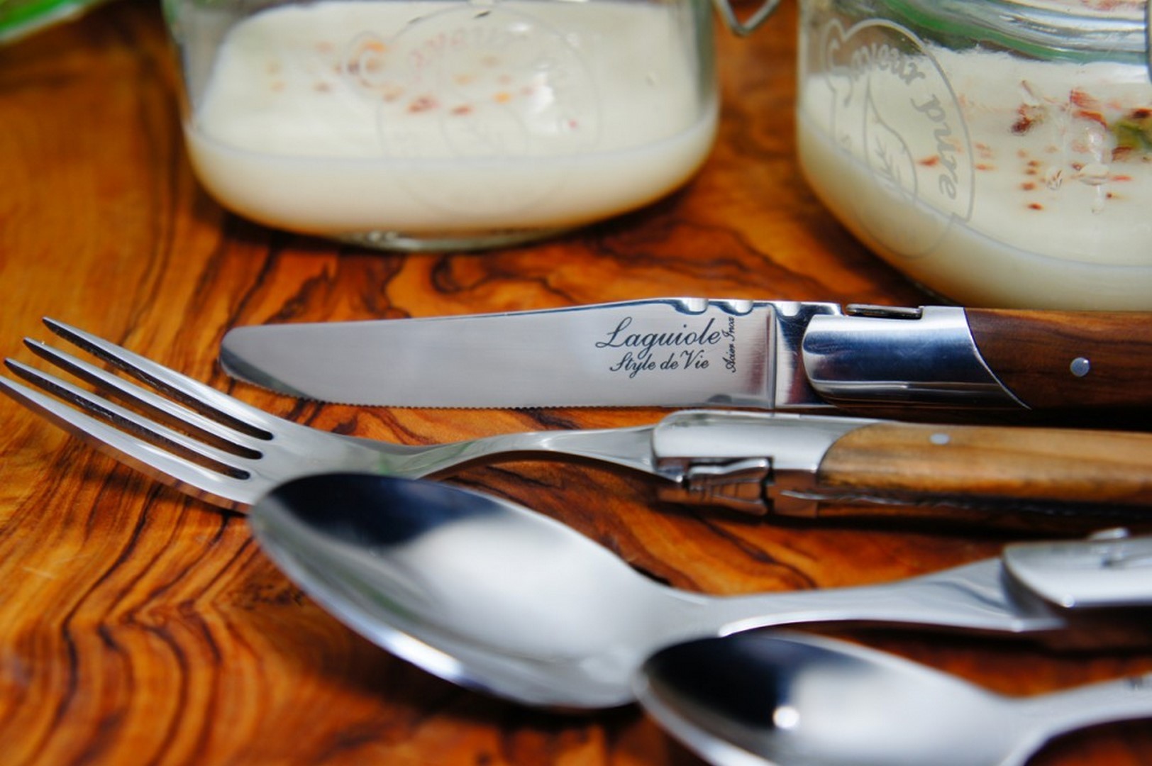 Besteckset LUXURY, 16-teilig, Olivenholz-Griff, Laguiole