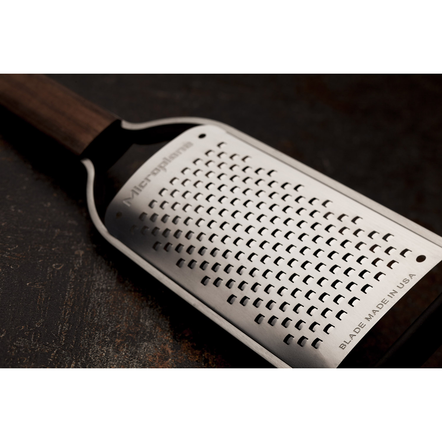 Handreibe Medium MASTER, Nussbaumholz-Griff, Microplane