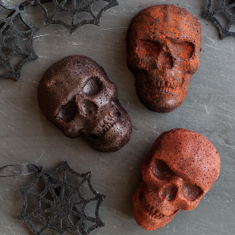 Backform Totenschädelform HAUNTED SKULL, für 6 Torten, Bronze, Nordic Ware