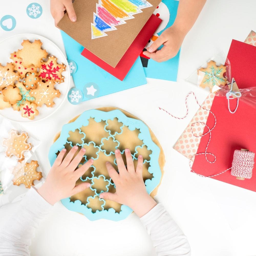 Ausstechform SCHNEEFLOCKE, 23,5 cm, blau, Lékué