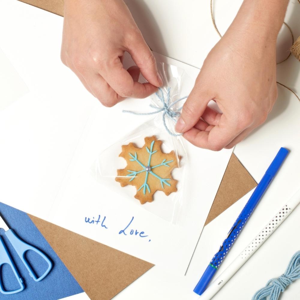 Ausstechform SCHNEEFLOCKE, 23,5 cm, blau, Lékué