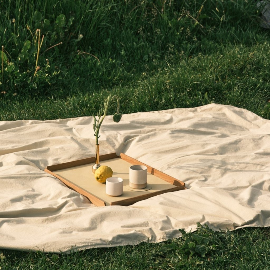 217373 5 servirovaci podnos airy nupo 30 x 30 cm tmave seda hneda kuze drevo lind dna