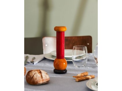 Peper- of zoutmolen MP0210, rood/geel/zwart, Alessi