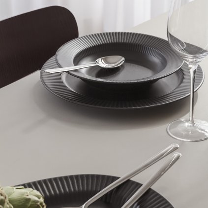 Diep bord LEGIO NOVA 25 cm, zwart, aardewerk, Eva Solo