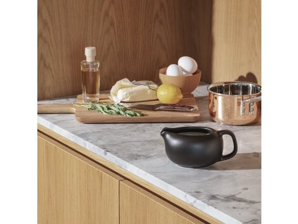 Sauskannetje NORDIC KITCHEN 400 ml, zwart, aardewerk, Eva Solo