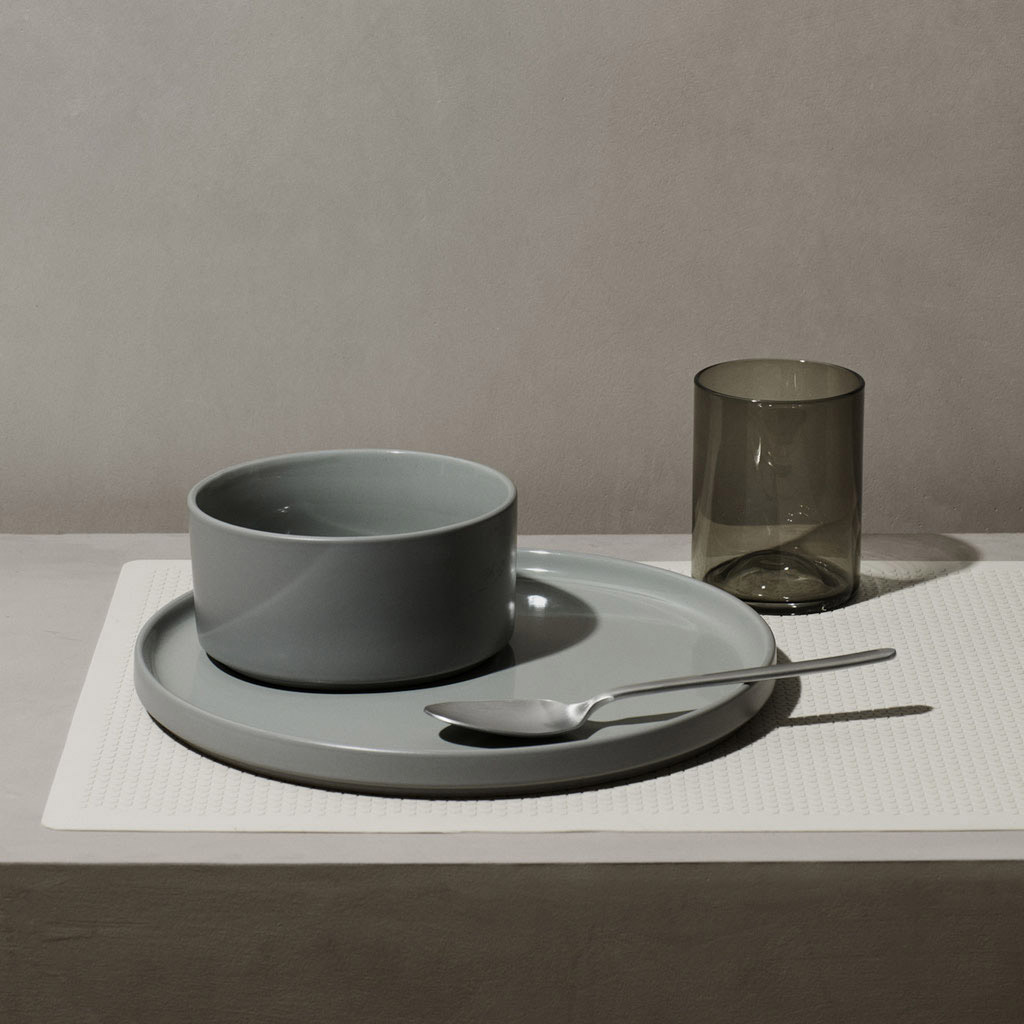 Serveerbord PILAR 32 cm, kaki, Blomus
