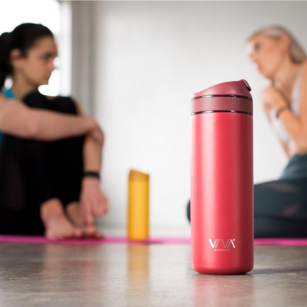 Reisbeker RECHARGE ANYTIME 460 ml, met thee-infuser, frambooskleurig, Viva Scandinavia