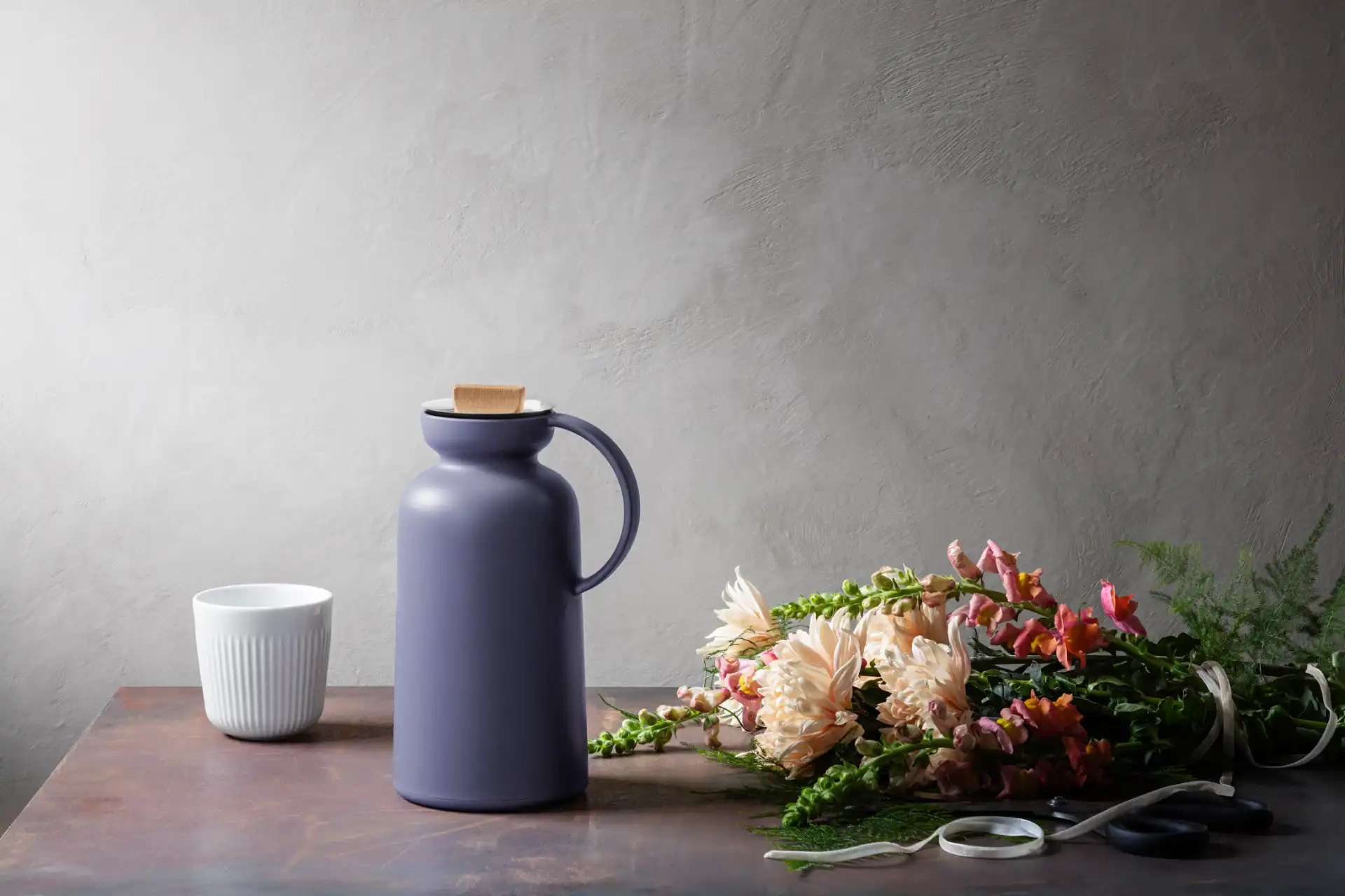 Thermoskan SILHOUETTE, 1 l, violetblauw, Eva Solo