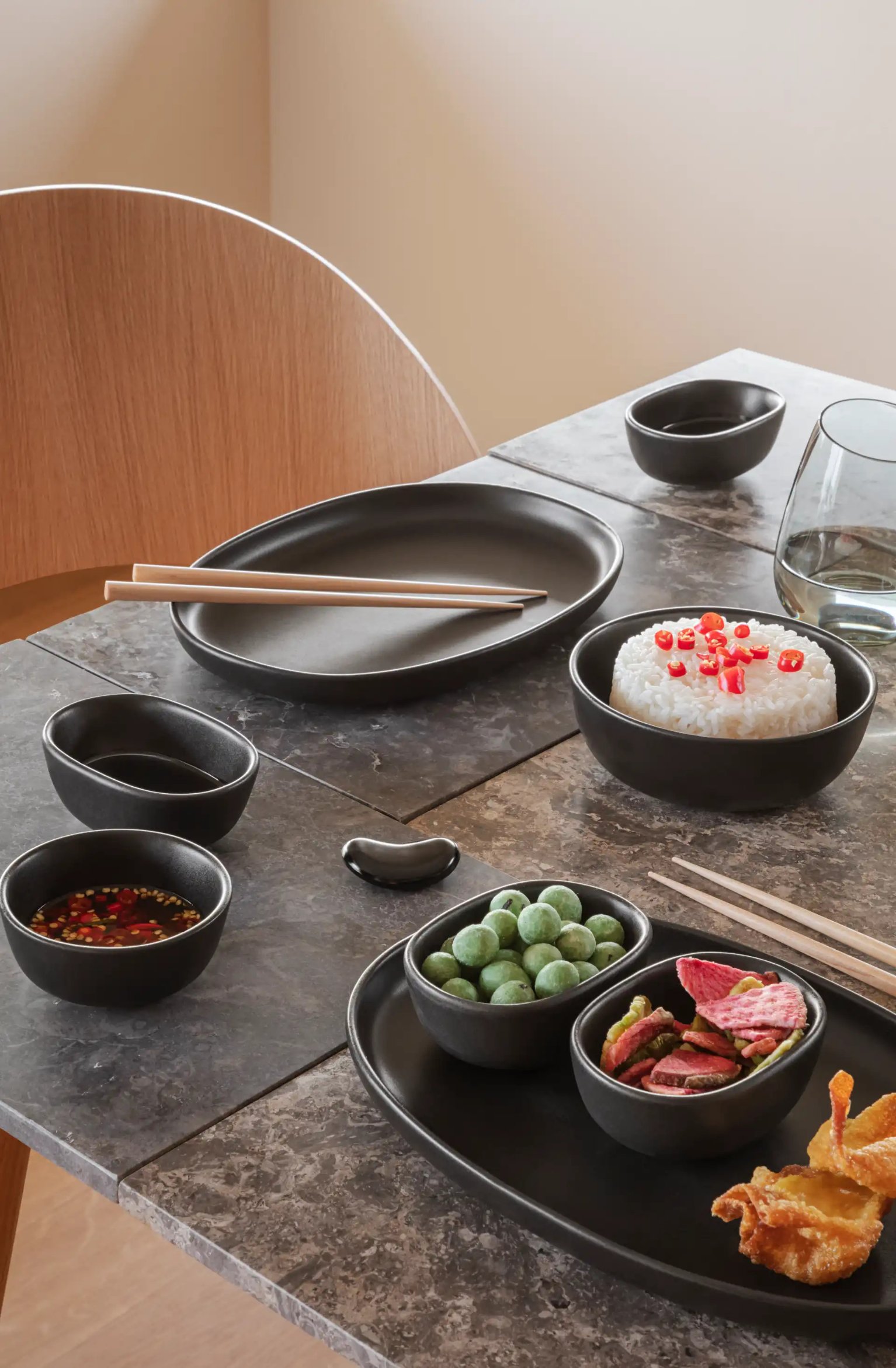 Serveerbord NORDIC KITCHEN 36 cm, zwart, keramiek, Eva Solo