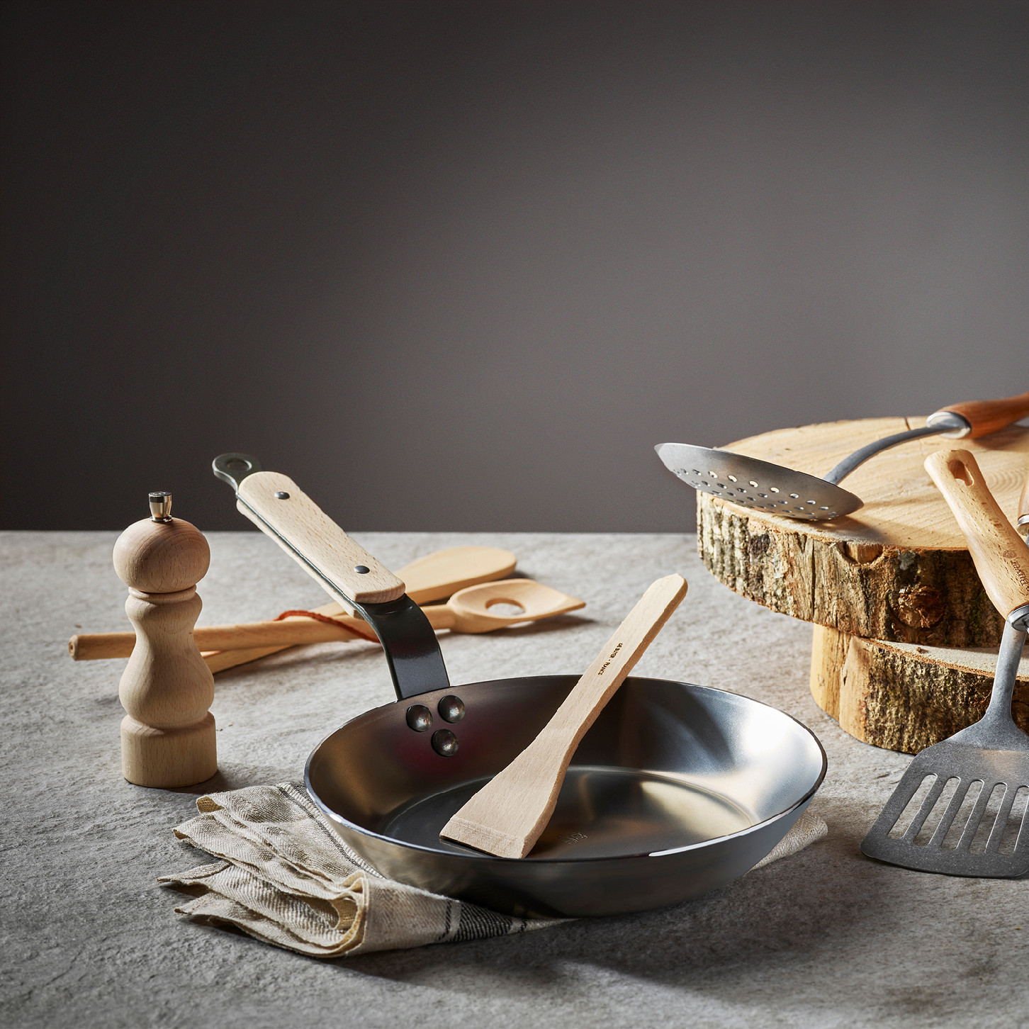 Koekenpan MINERAL B 32 cm, houten steel, de Buyer