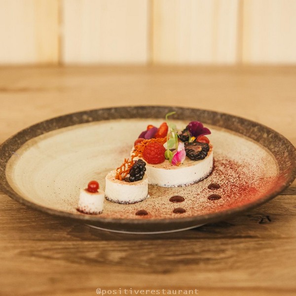 Dineerbord NIN-RIN 25,5 cm, MIJ