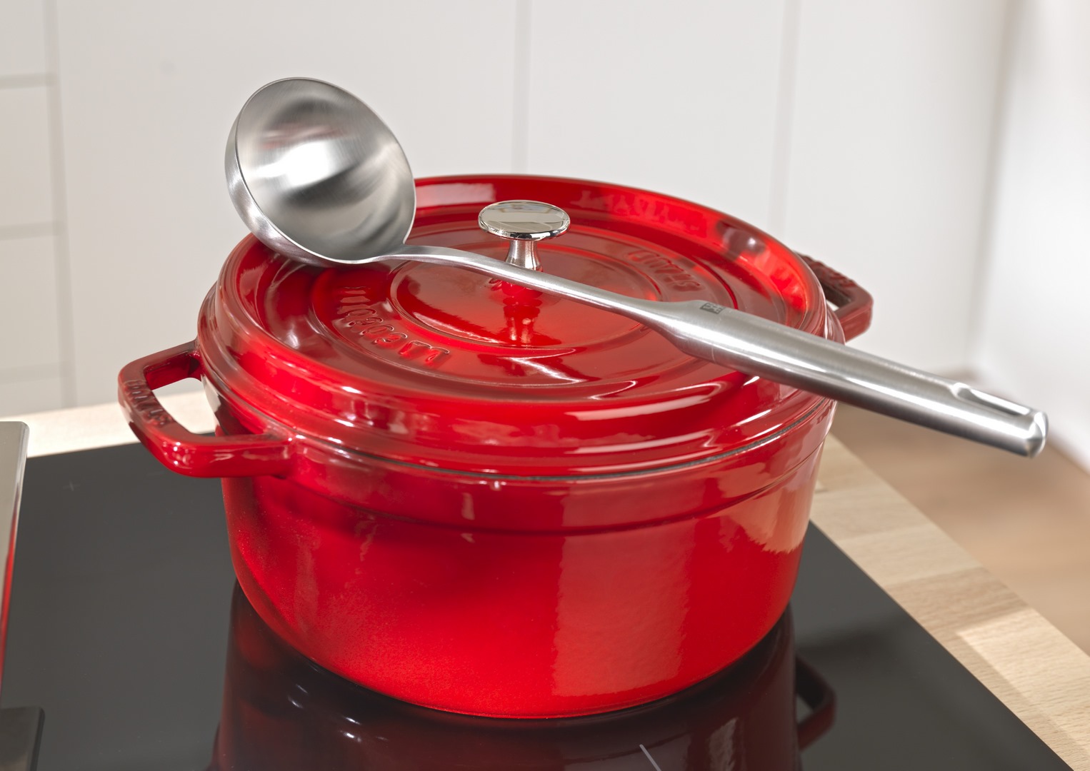 Lage braadpan 26 cm, kersen, gietijzer, Staub
