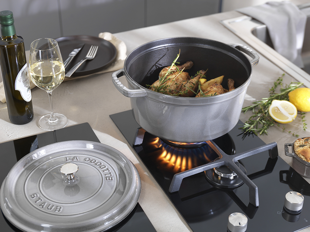 Lage braadpan 26 cm, kersen, gietijzer, Staub