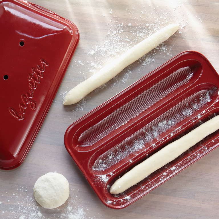 Baguettetray, bordeauxrood, Emile Henry