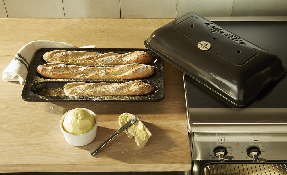 Baguettetray, bordeauxrood, Emile Henry