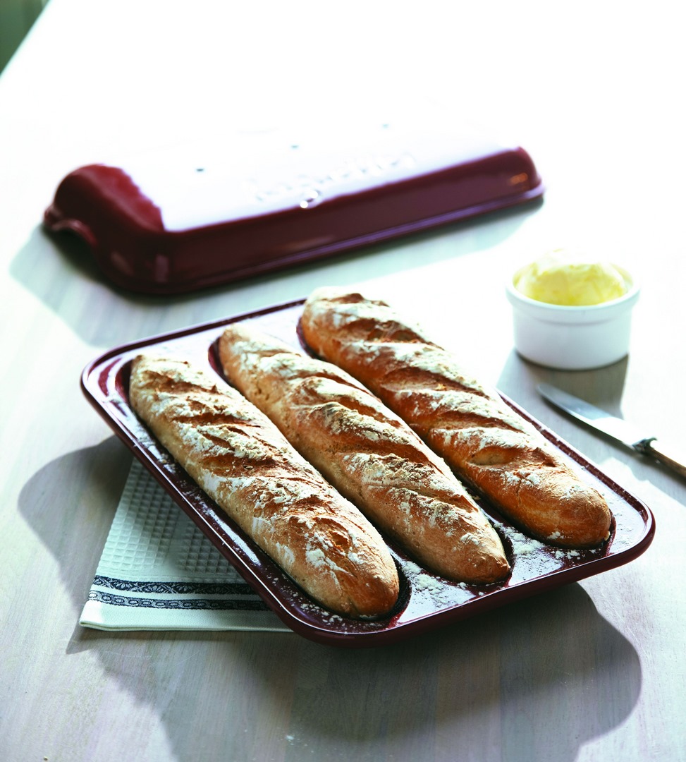 Baguettetray, bordeauxrood, Emile Henry