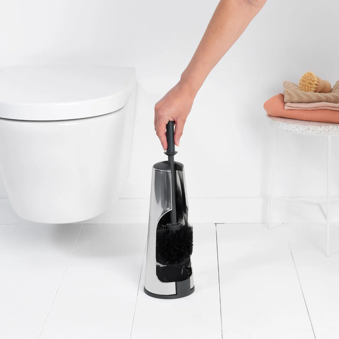 Toiletborstel met houder, wc-rolhouder en reserverolstandaard (set) RENEW, glanzend staal, Brabantia