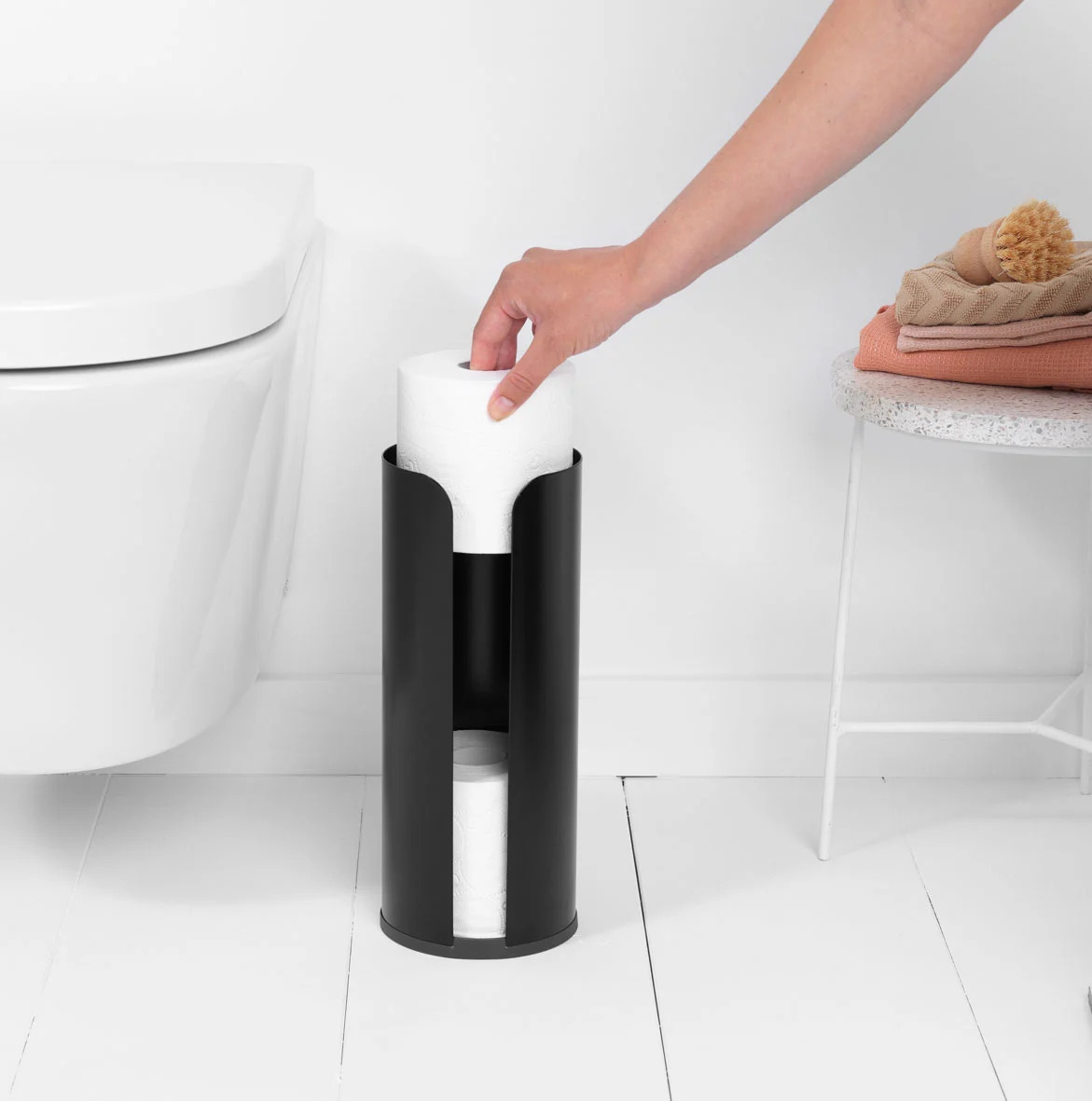 Toiletborstel met houder, wc-rolhouder en reserverolstandaard (set) RENEW, zwart, Brabantia