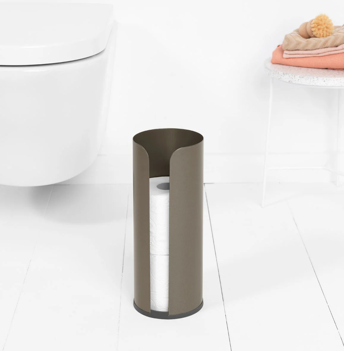 Toiletborstel met houder, wc-rolhouder en reserverolstandaard (set) RENEW, platina, Brabantia