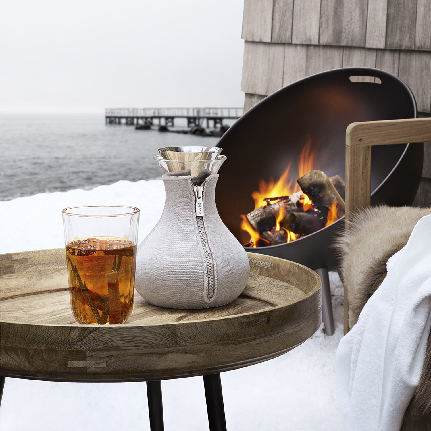 Theepot met infuser 1 l, met isolatiehoes, lichtgrijs, Eva Solo