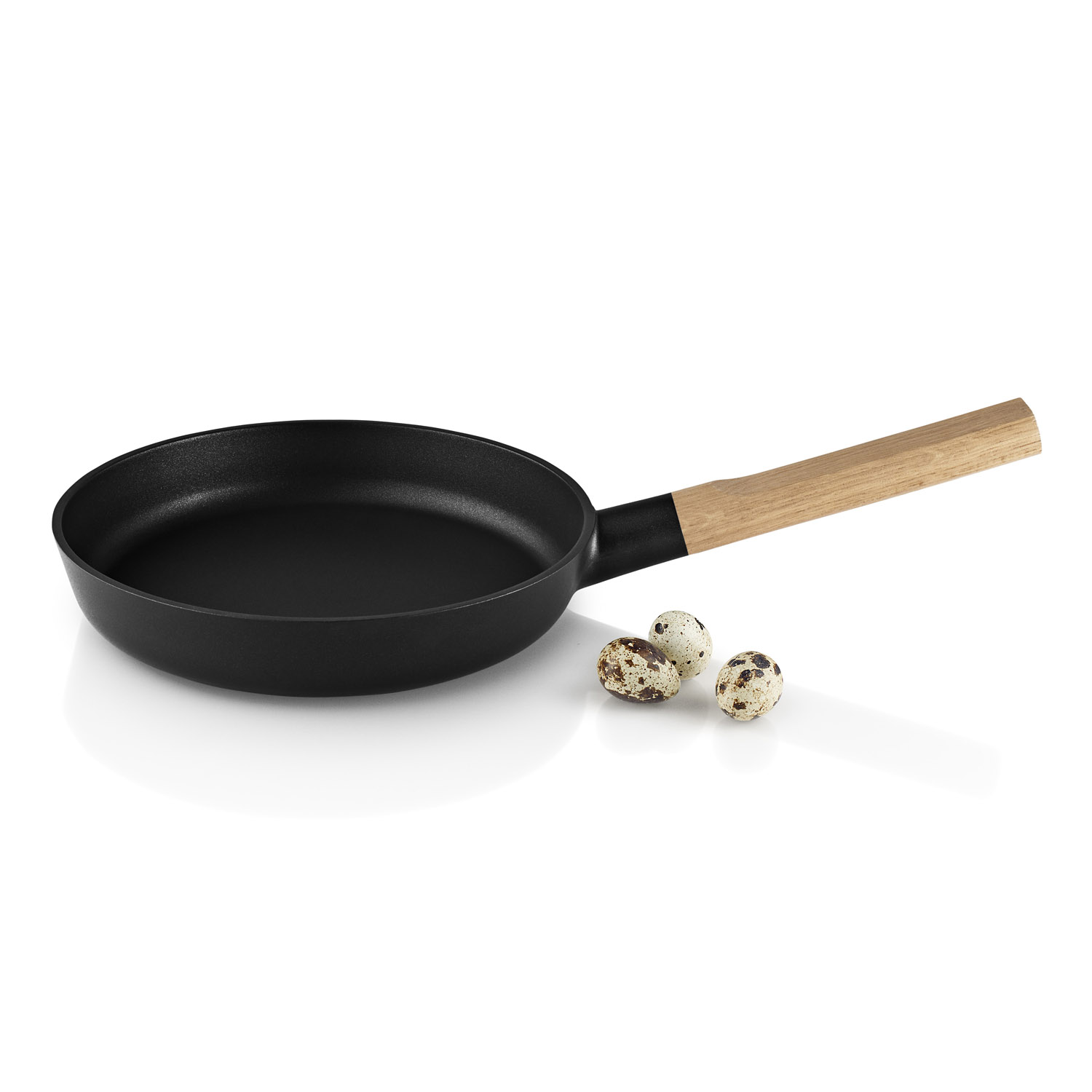 Koekenpan met anti-aanbaklaag NORDIC KITCHEN 24 cm, met houten handvat, Eva Solo