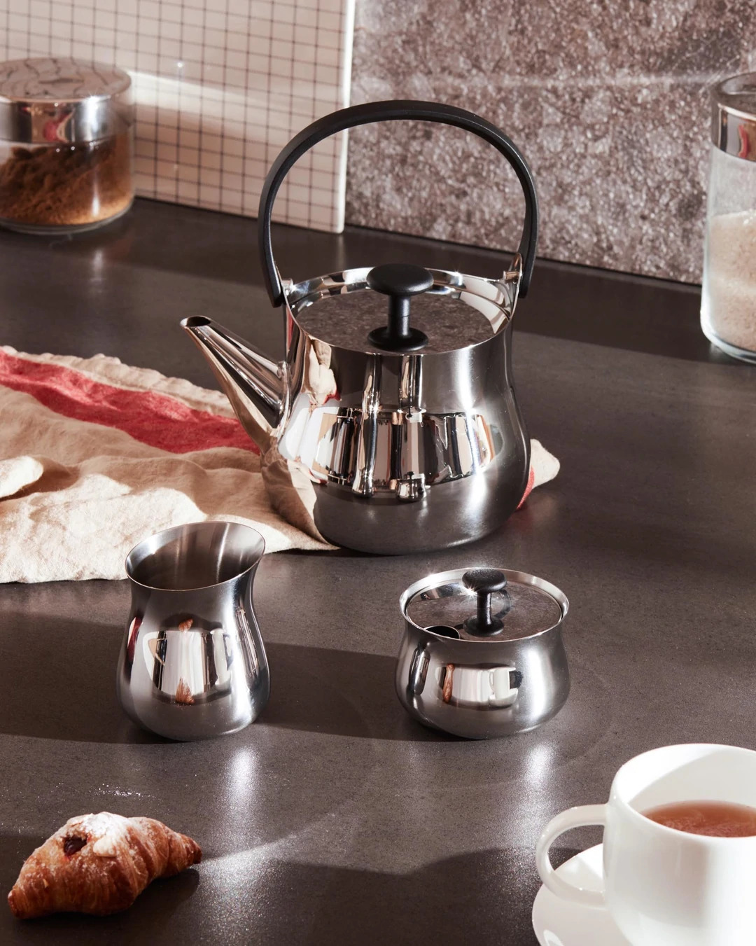 Theepot met infuser CHA 900 ml, roestvrij staal, Alessi