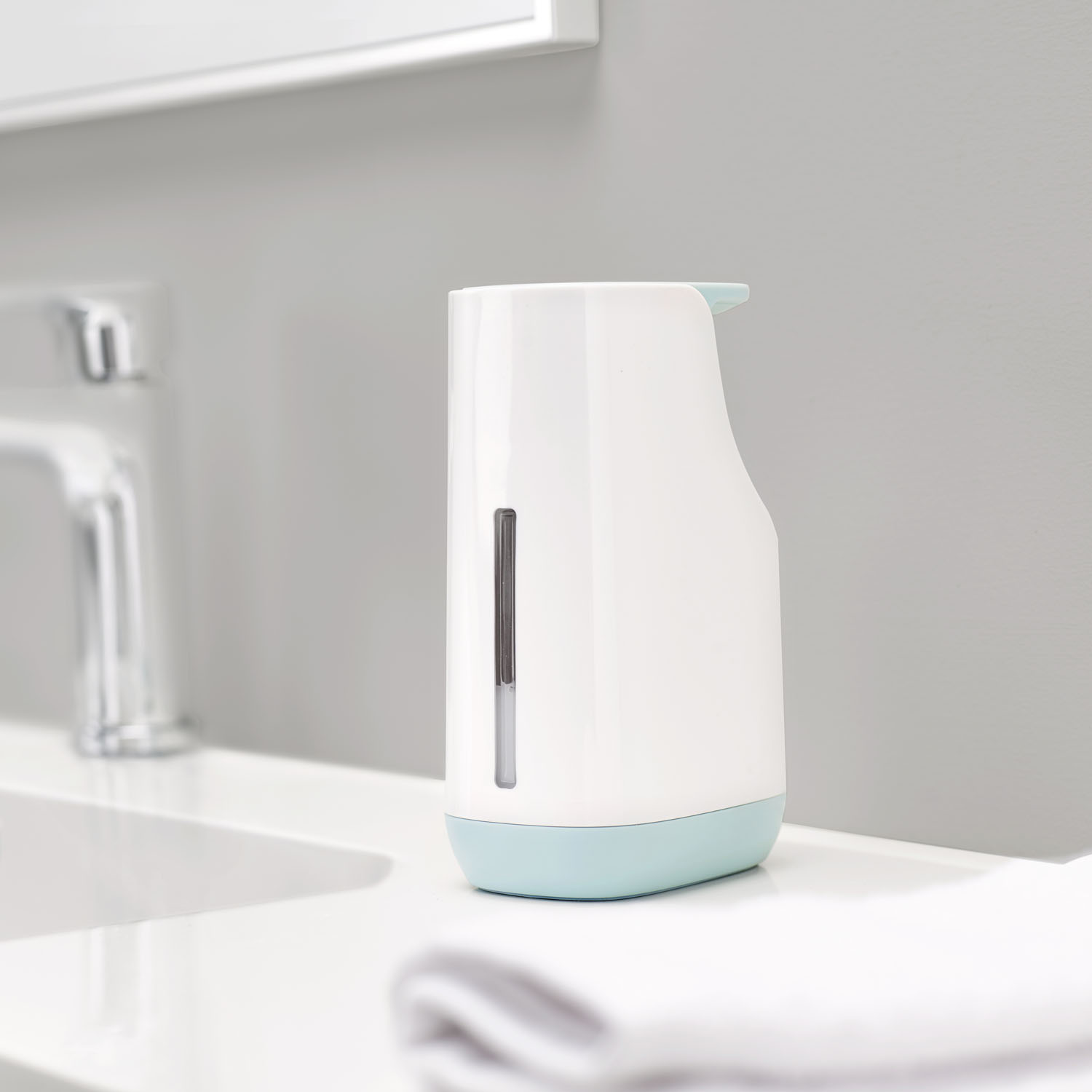 Zeepdispenser SLIM 350 ml, wit en blauw, Joseph Joseph