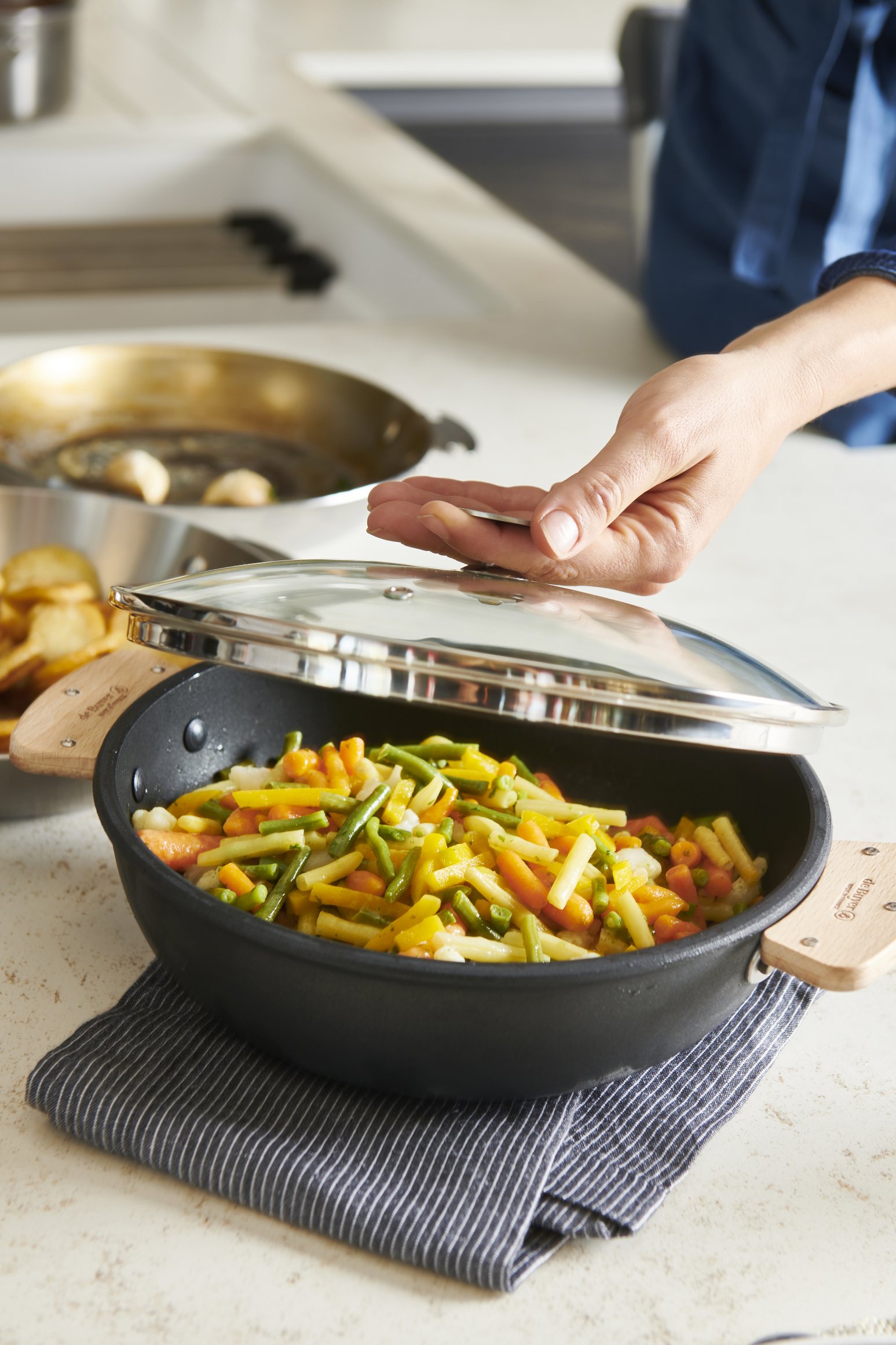 Sauteerpan CHOC EXTREME LOQY 24 cm, zwart, aluminium, de Buyer