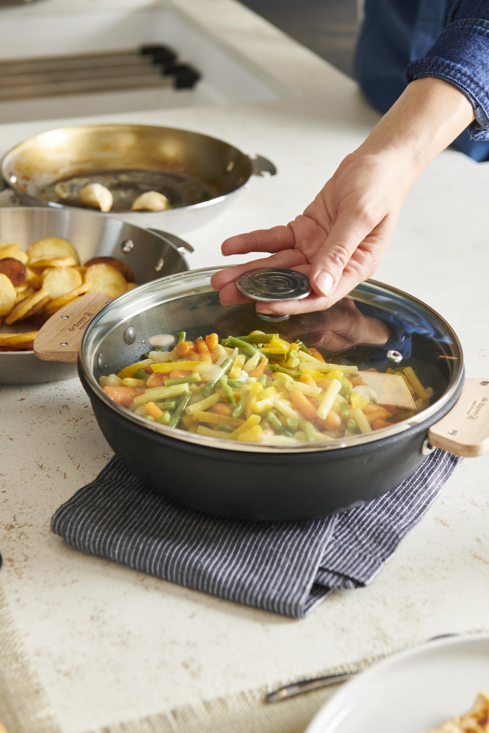 Sauteerpan CHOC EXTREME LOQY 24 cm, zwart, aluminium, de Buyer