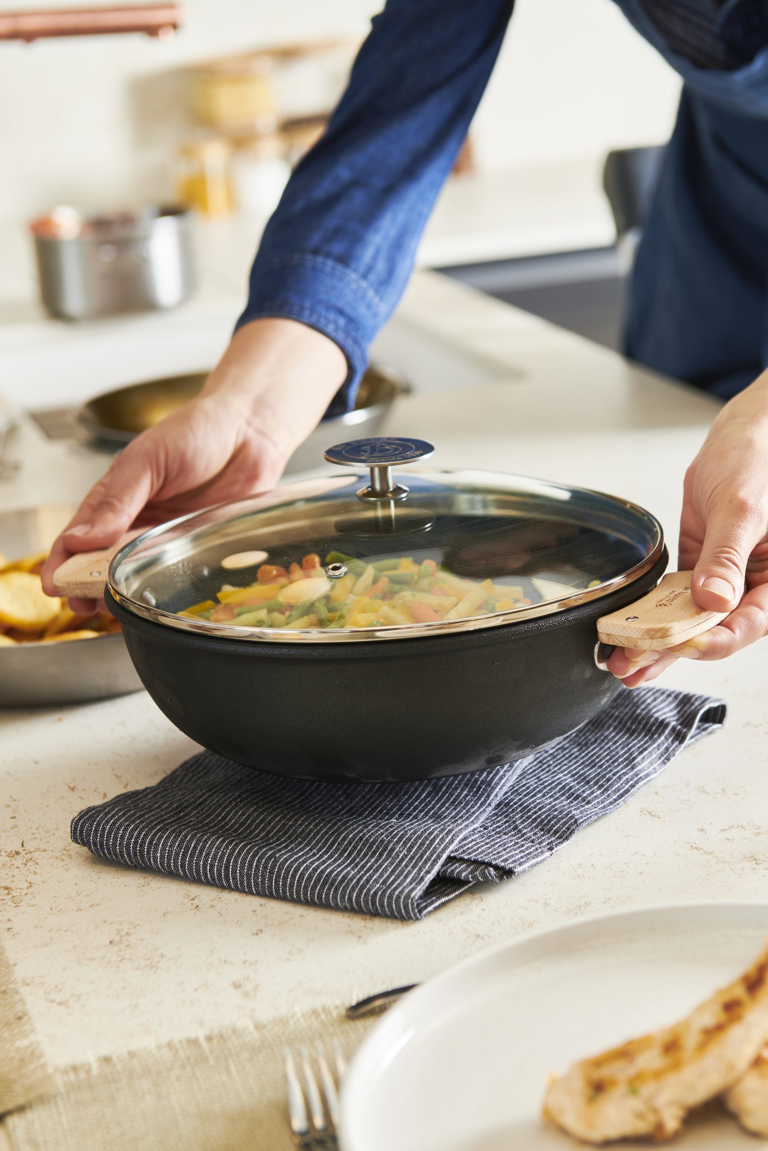 Sauteerpan CHOC EXTREME LOQY 24 cm, zwart, aluminium, de Buyer