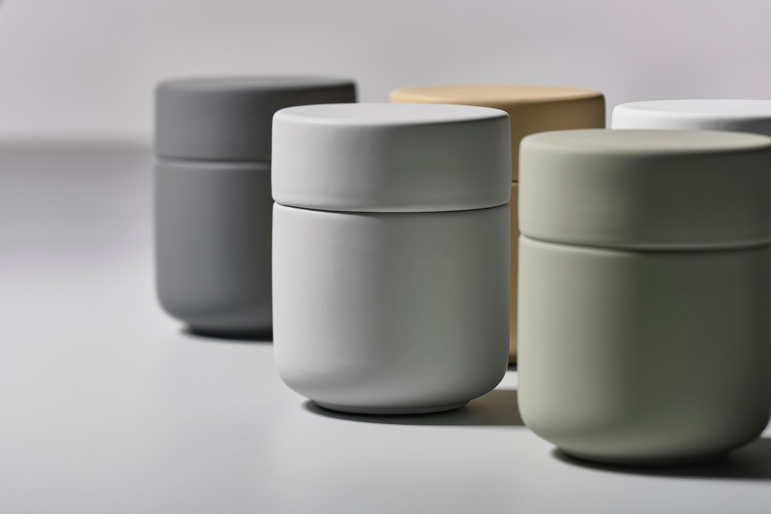 Voorraadpot met deksel UME 10 cm, olijfgroen, keramiek, Zone Denmark