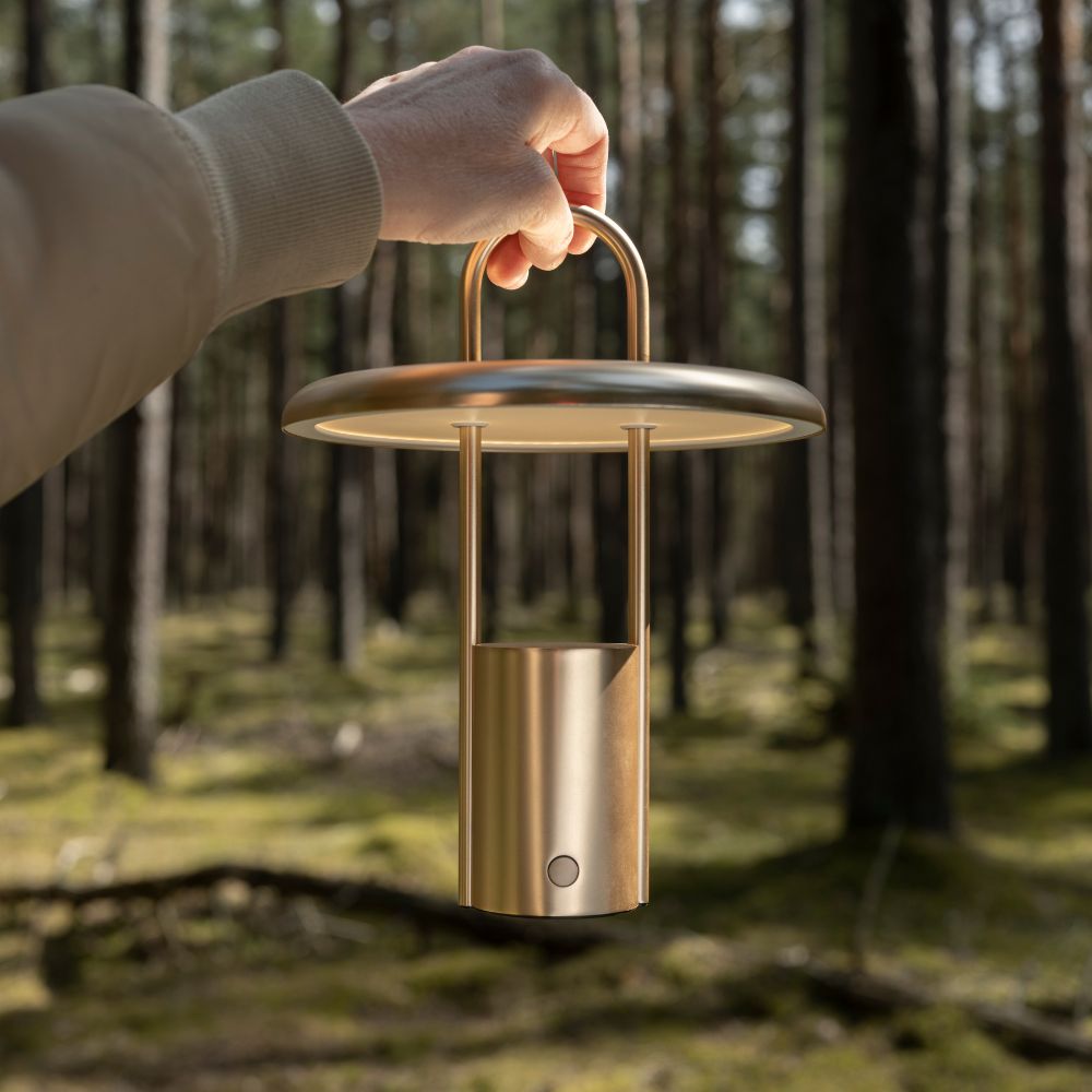 Draagbare tafellamp PIER 25 cm, LED, messing, Stelton