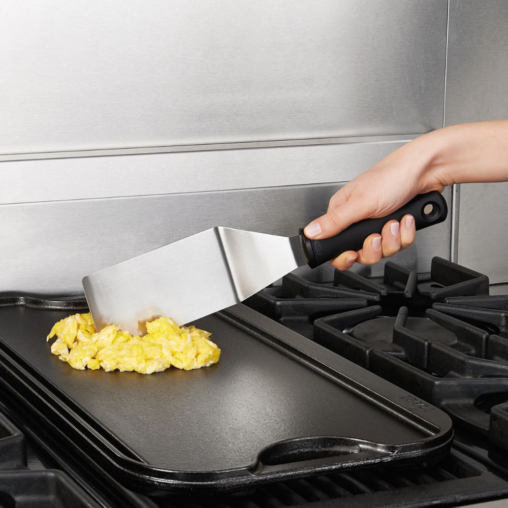 Bakspaan GOOD GRIPS 32 cm, zwart, roestvrij staal, OXO