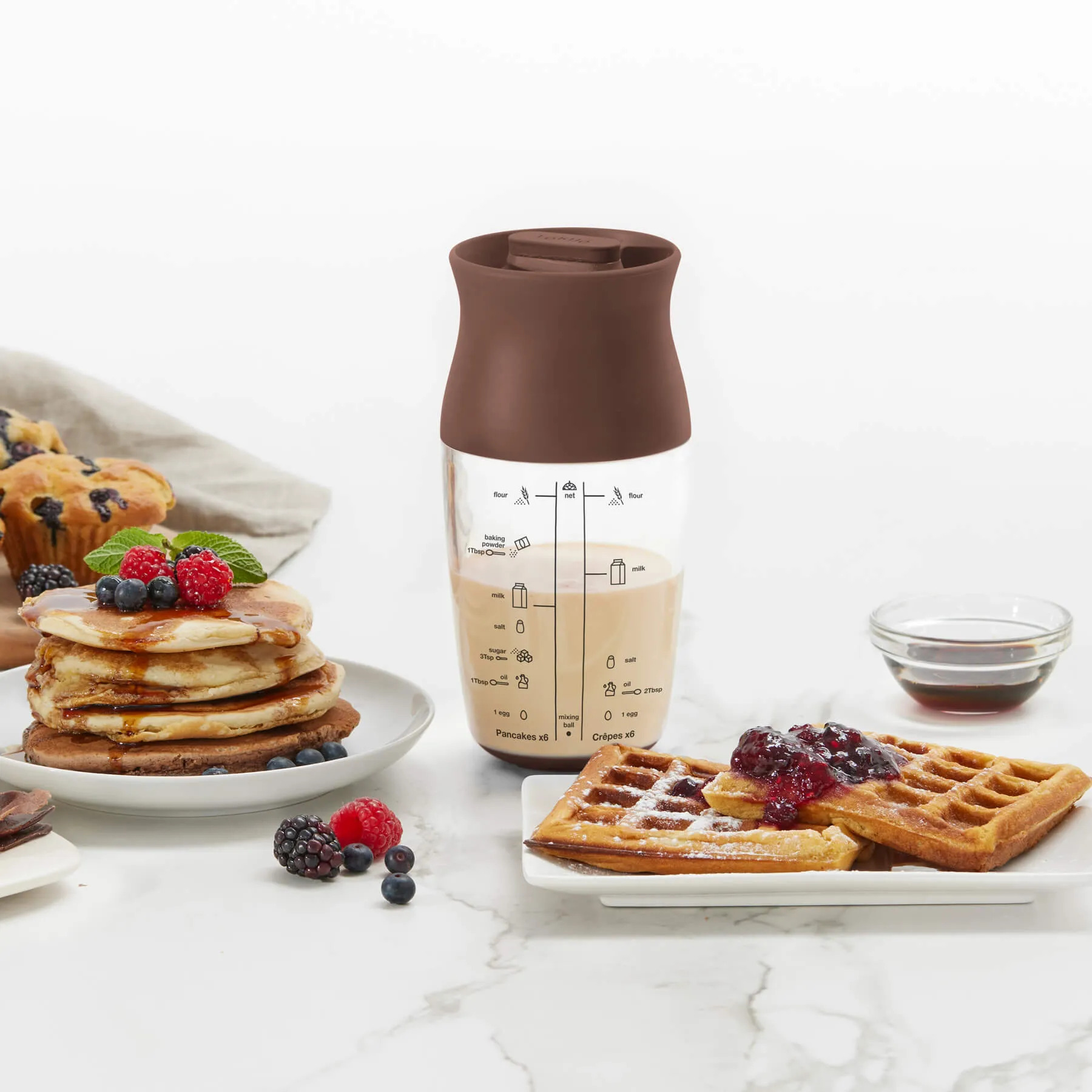 210343 5 sejkr na palacinky a livance 500 ml hneda plast lekue