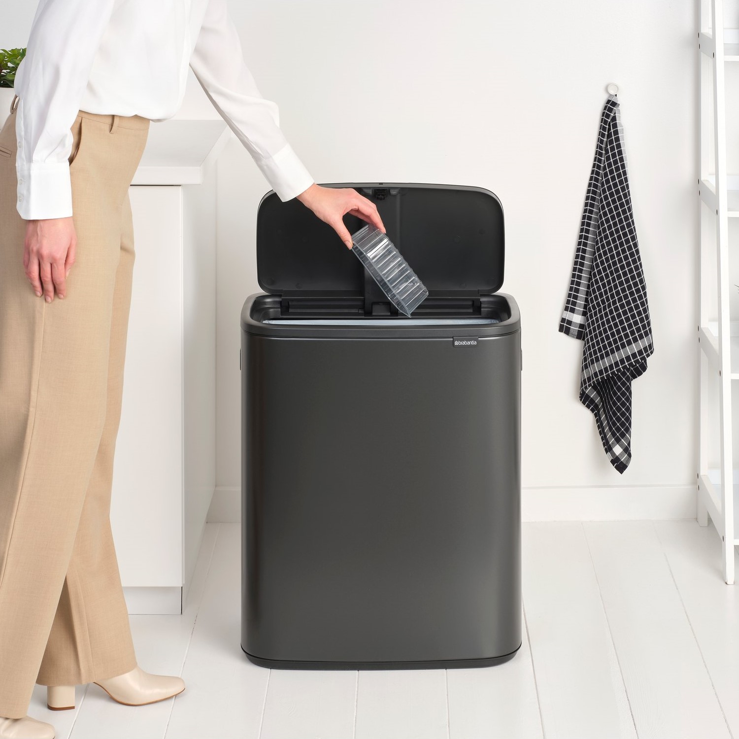 Touch prullenbak BO TOUCH BIN 60 l, confident grey, staal, Brabantia