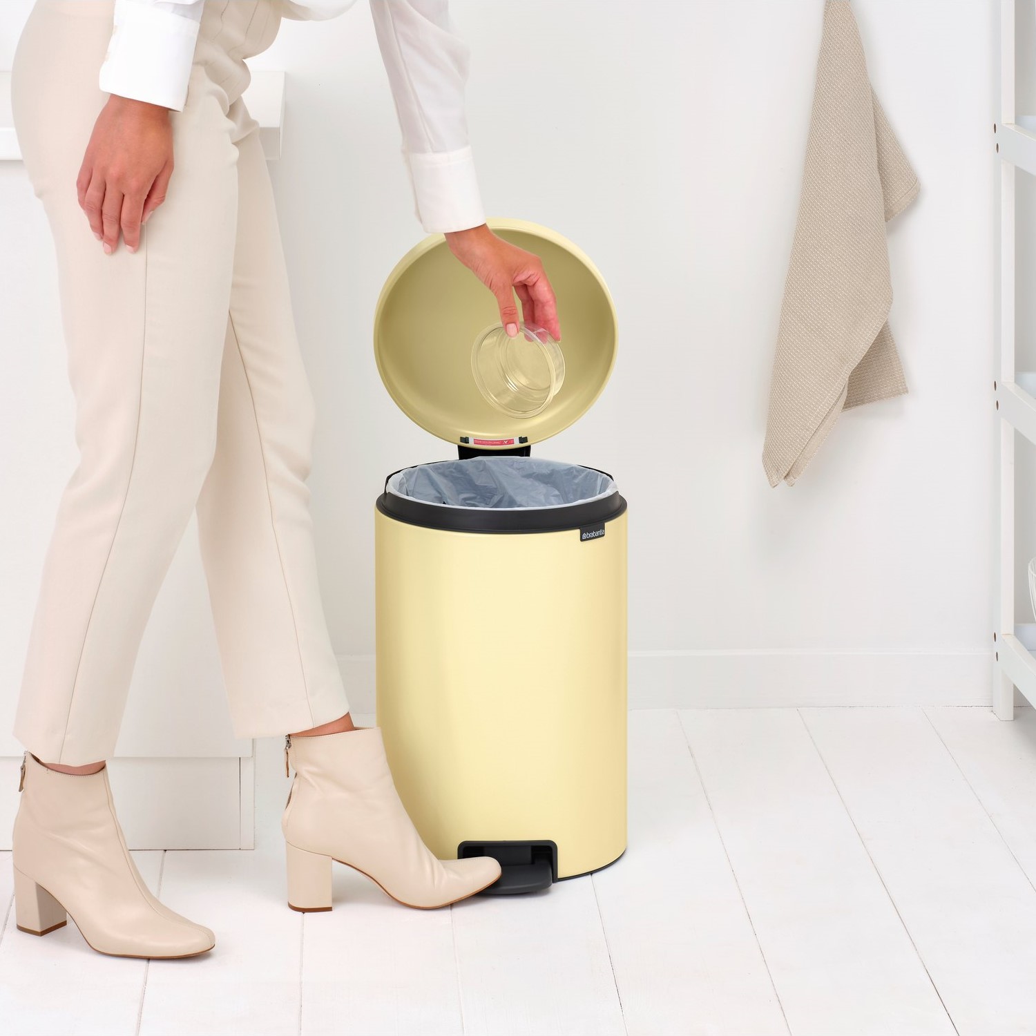 Pedaalemmer NEWICON 20 l, zachtgeel, staal, Brabantia