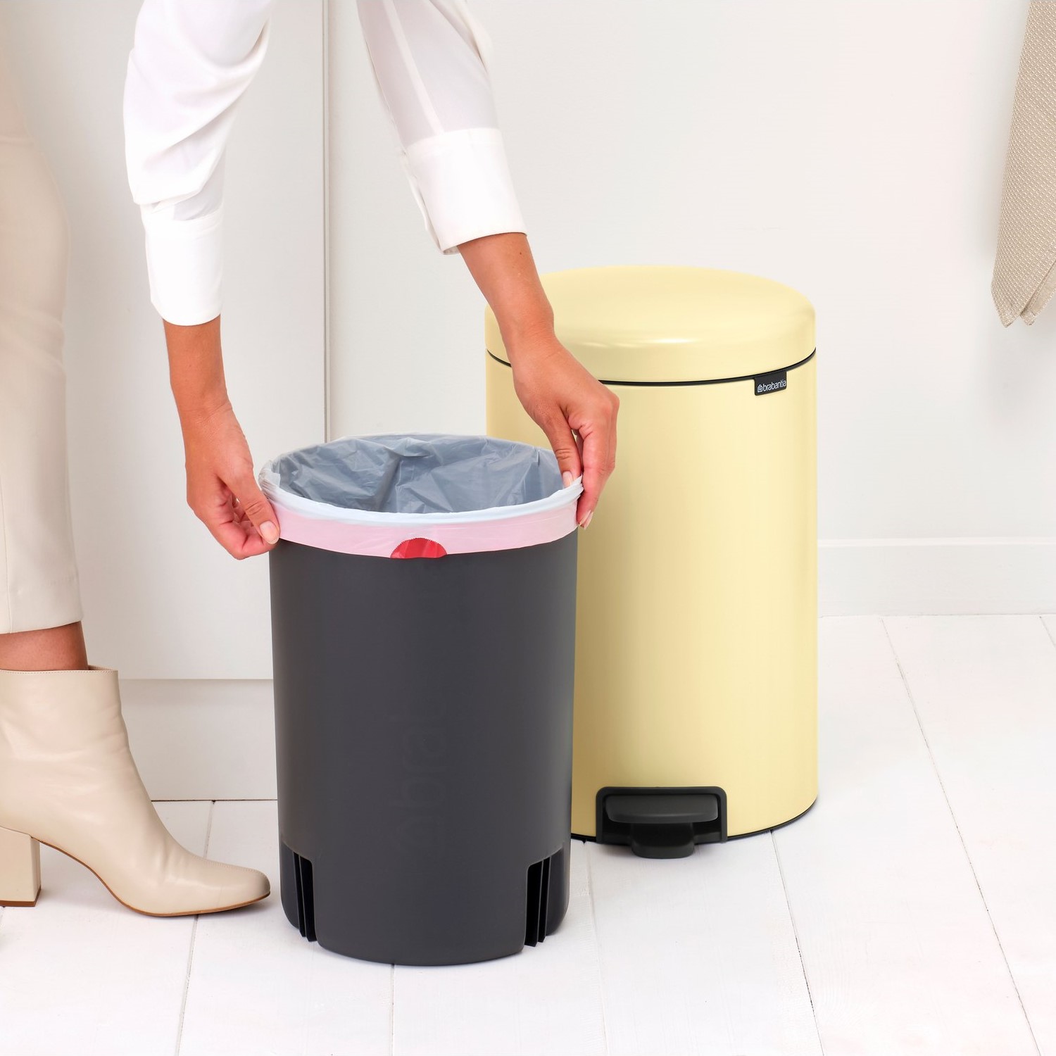 Pedaalemmer NEWICON 20 l, zachtgeel, staal, Brabantia