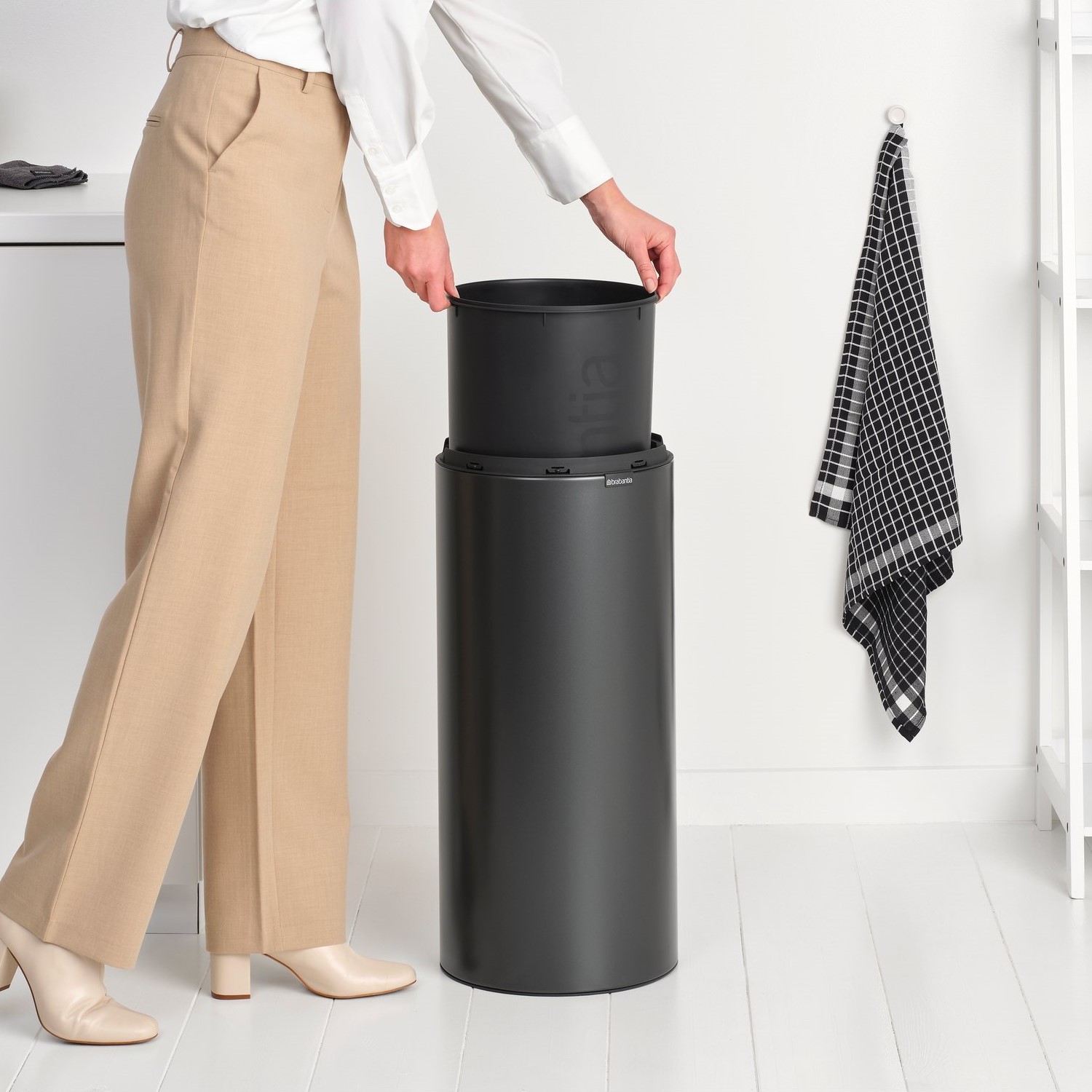 Touch prullenbak TOUCH BIN NEW 30 l, confident grey, staal, Brabantia