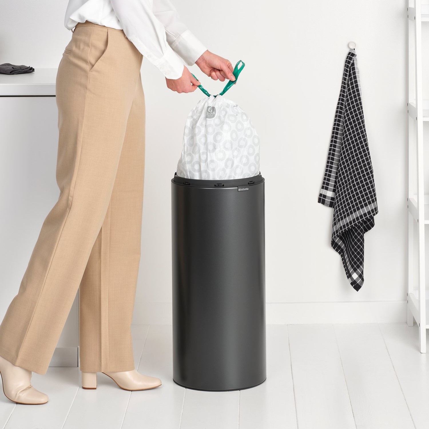 Touch prullenbak TOUCH BIN NEW 30 l, confident grey, staal, Brabantia