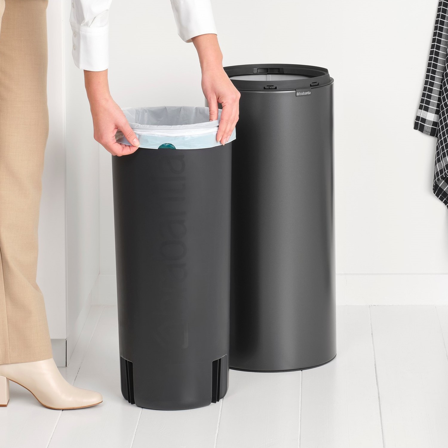Touch prullenbak TOUCH BIN NEW 30 l, confident grey, staal, Brabantia