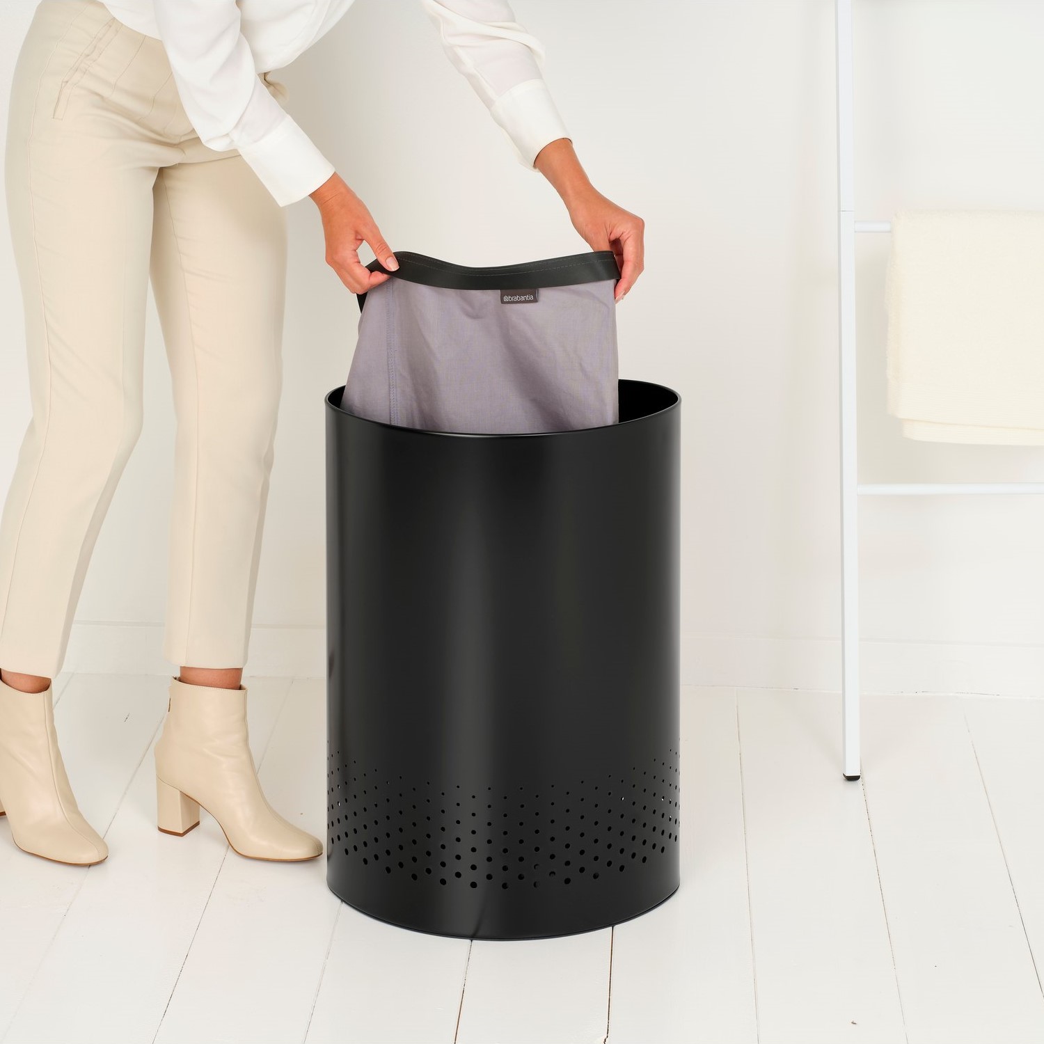 Wasmand SELECTOR 55 l, mat zwart, staal, Brabantia