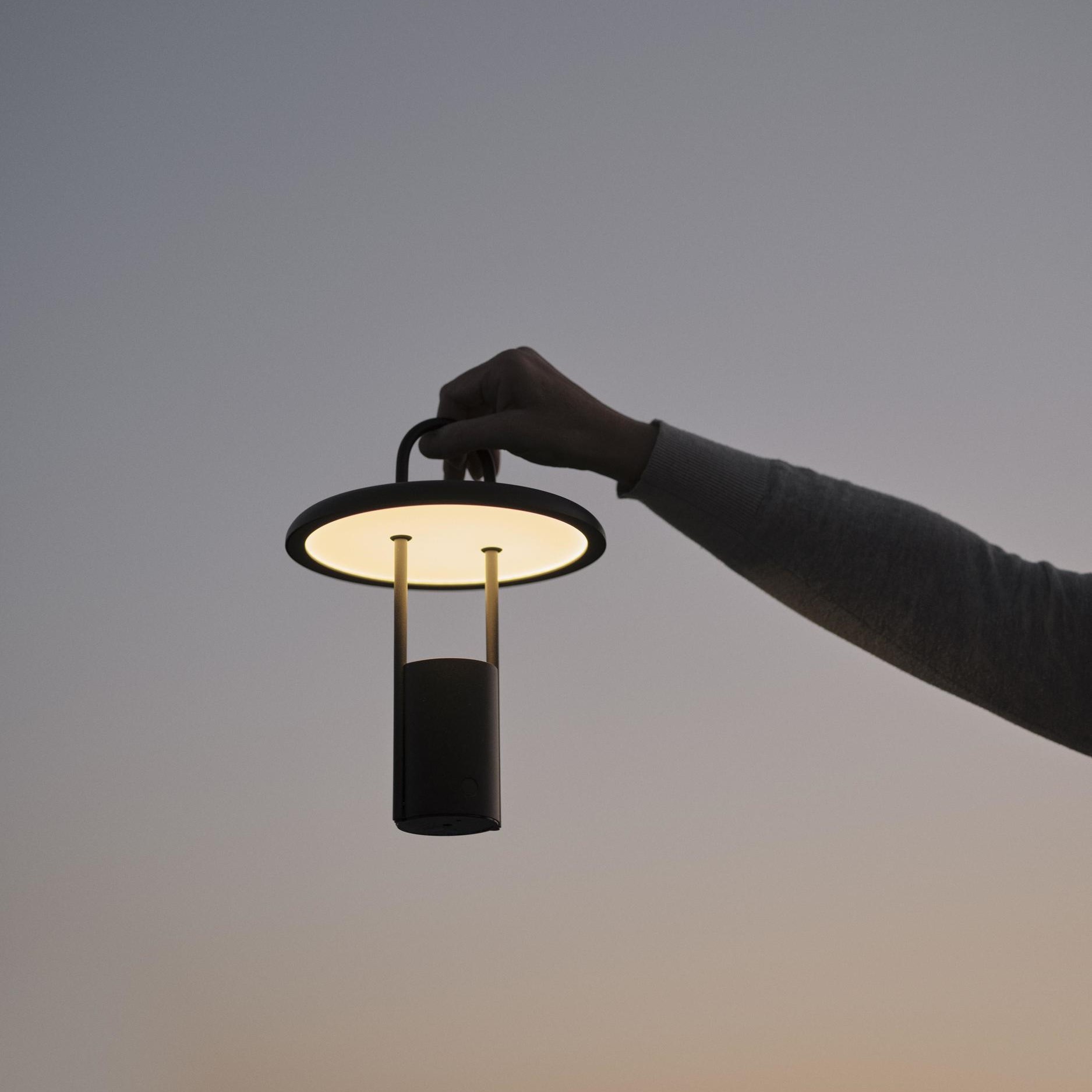 Draagbare tafellamp PIER 25 cm, LED, zwart, Stelton
