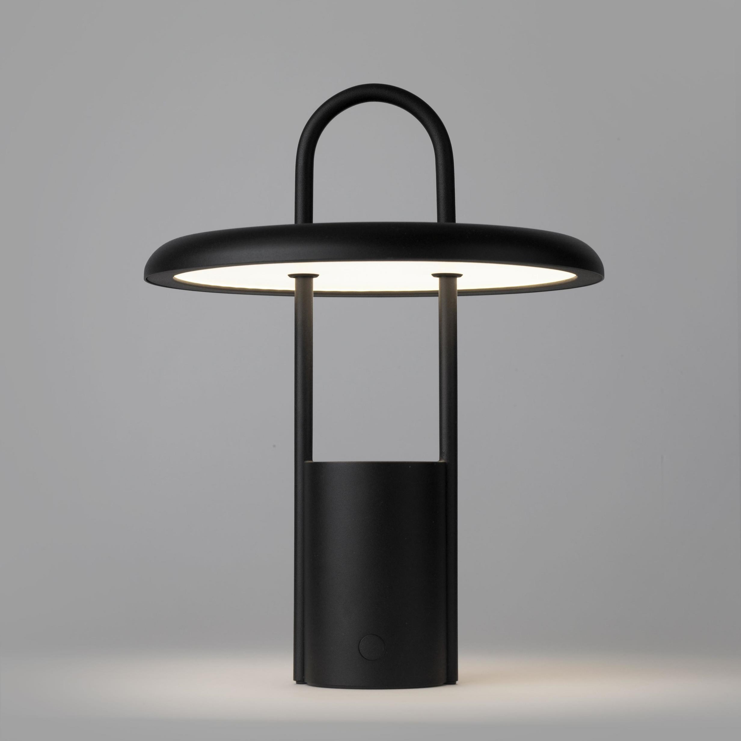 Draagbare tafellamp PIER 25 cm, LED, zwart, Stelton