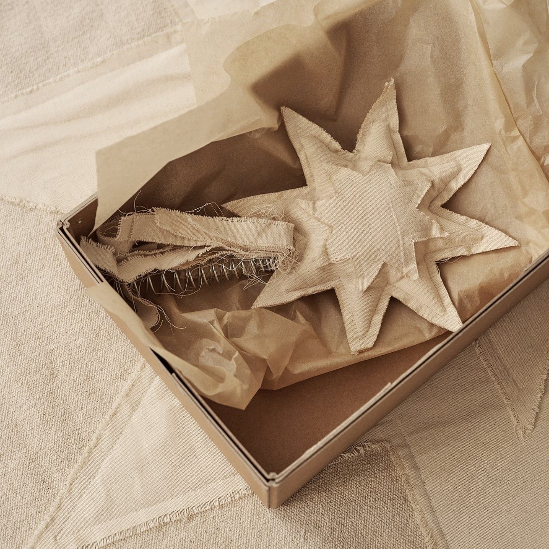 215382 5 hvezda na vanocni stromek vela 22 x 38 cm bila bavlna ferm living