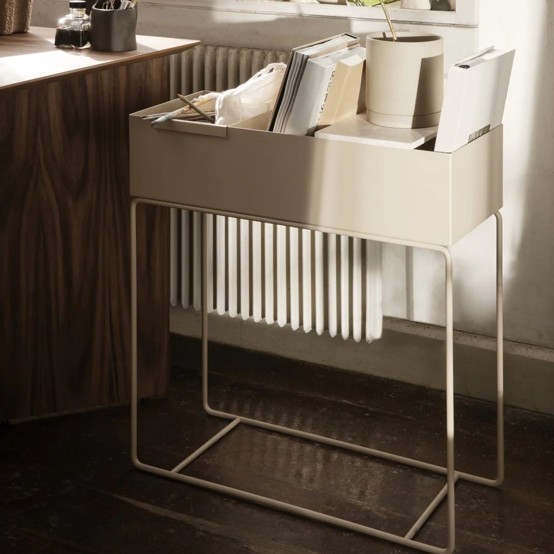 216935 2 kvetinac plant box 60 cm svetle seda zelezo ferm living